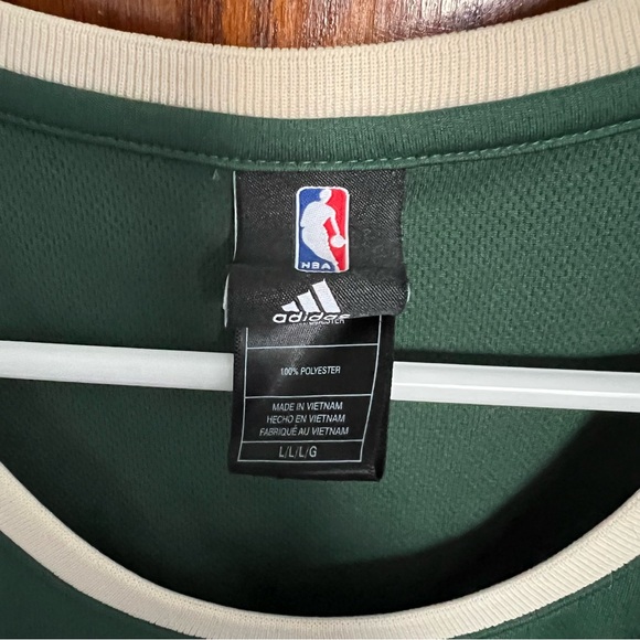 Milwaukee Bucks Giannis Antetokounmpo Jersey - Picture 2 of 3